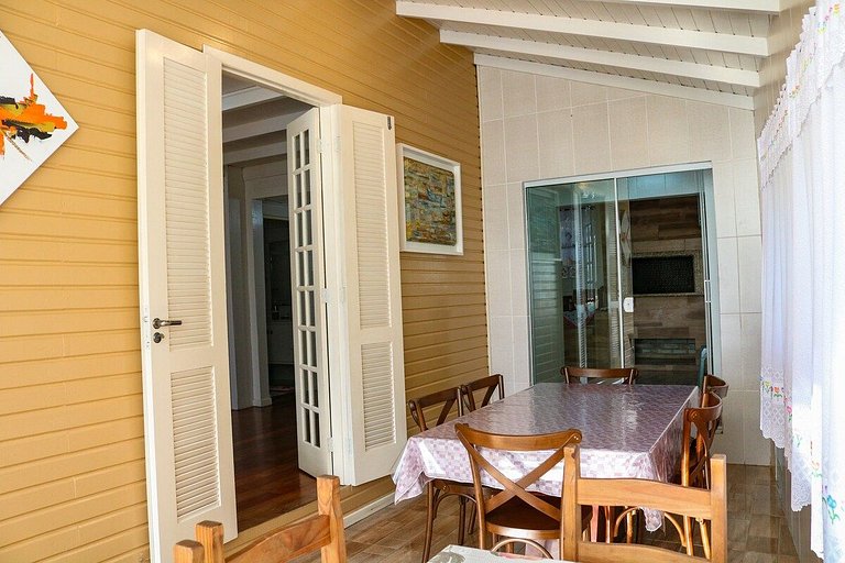 Casa com piscina, vista mar, pôr do sol.