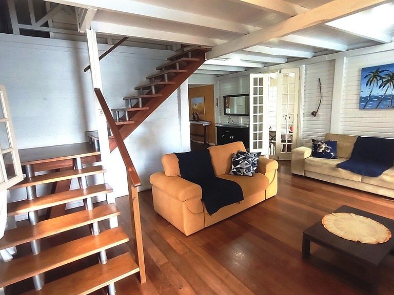 Casa com piscina, vista mar, pôr do sol.