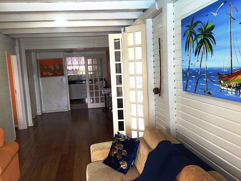 Casa com piscina, vista mar, pôr do sol.