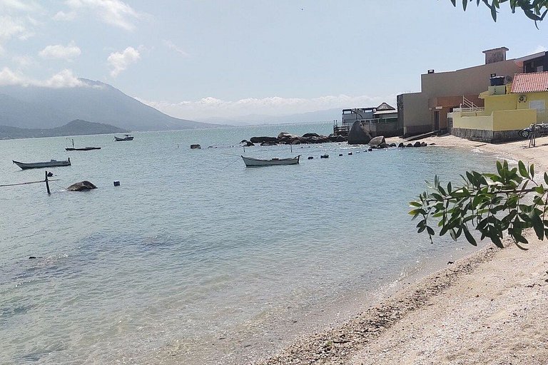 Casa com piscina, vista mar, pôr do sol.