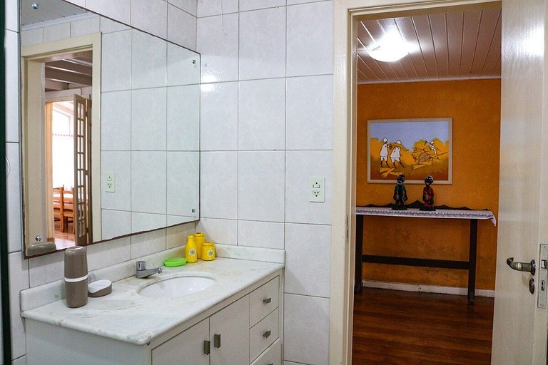 Casa com piscina, vista mar, pôr do sol.