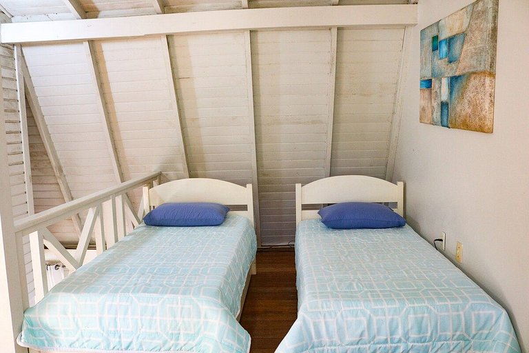 Casa com piscina, vista mar, pôr do sol.