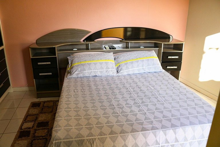 Casa com piscina, vista mar, pôr do sol.