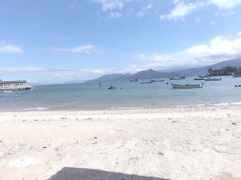 Casa com piscina, vista mar, pôr do sol.