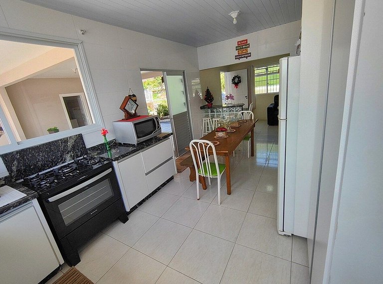 Beira mar, pôr do sol, praia particular.