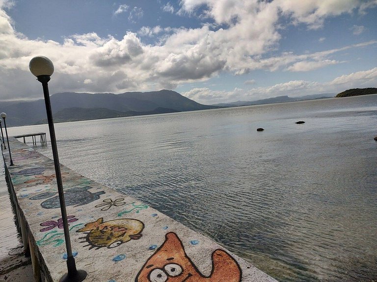 Beira mar, pôr do sol, praia particular.