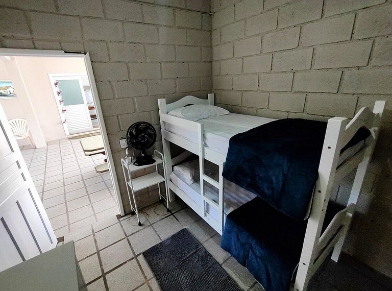 Beira mar, pôr do sol, praia particular.