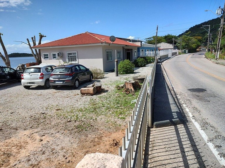 Beira mar, pôr do sol, praia particular.