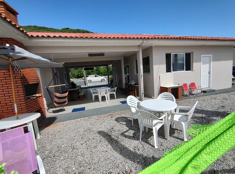 Beira mar, pôr do sol, praia particular.