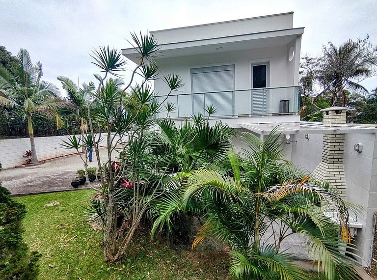 Praia, pôr do sol, sossego e exclusividade