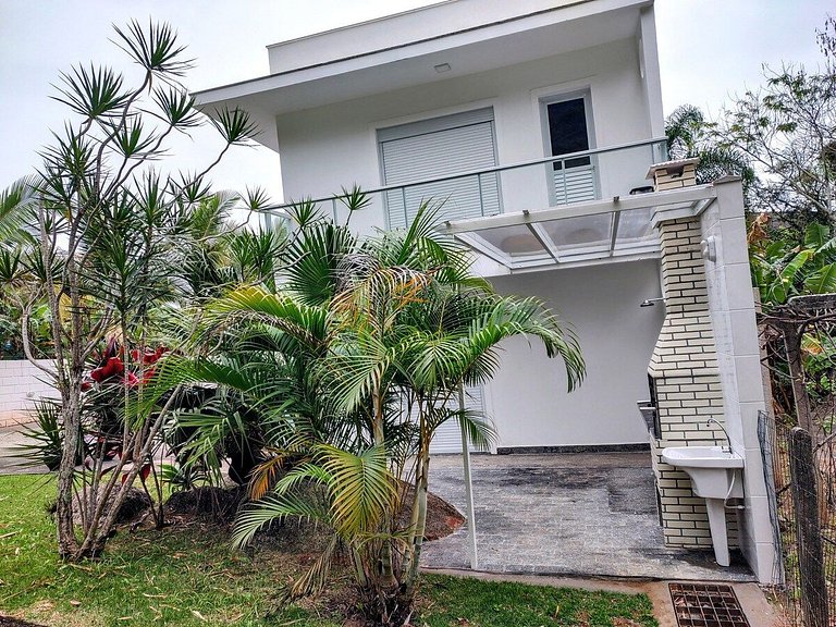 Praia, pôr do sol, sossego e exclusividade