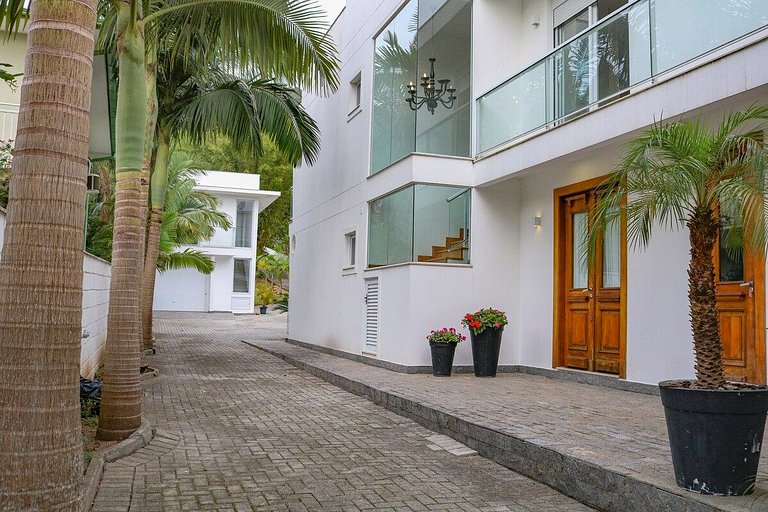 Praia, pôr do sol, sossego e exclusividade