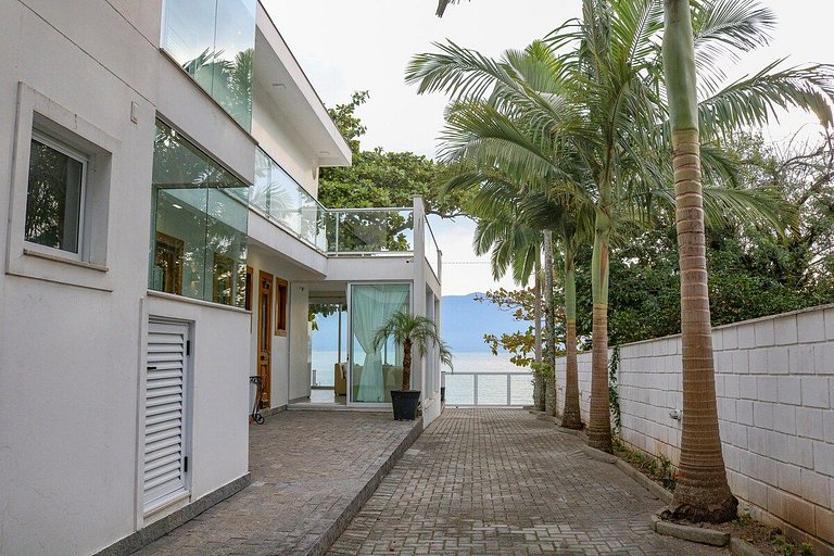 Praia, pôr do sol, sossego e exclusividade