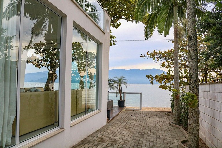 Praia, pôr do sol, sossego e exclusividade