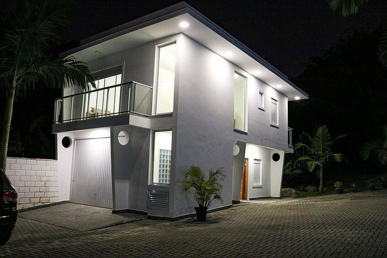 Praia, pôr do sol, sossego e exclusividade