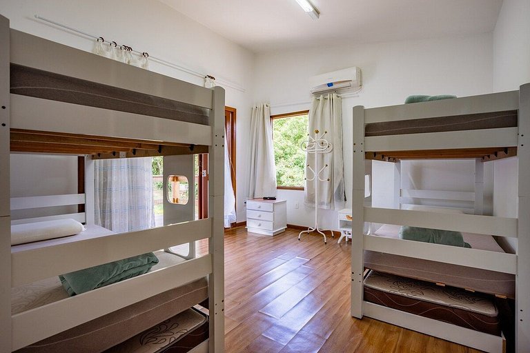 Casa super espaçosa com vista linda para o mar.