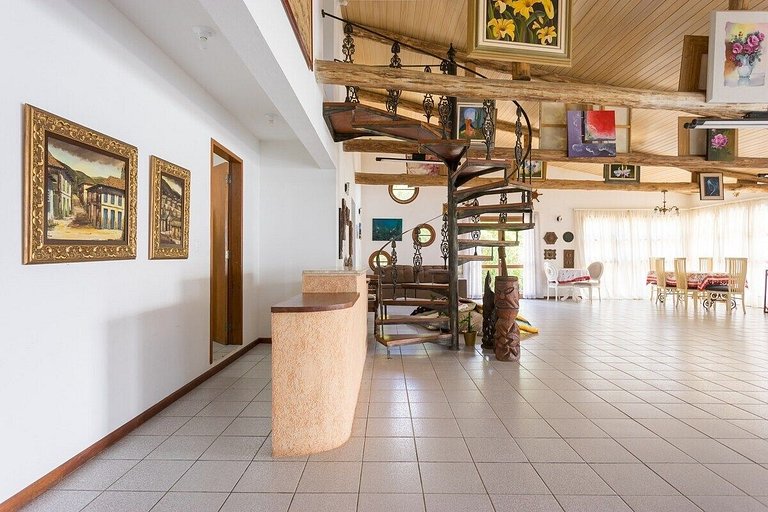 Casa super espaçosa com vista linda para o mar.