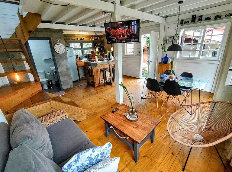 Cabana com vista mar, nascer do sol e lua cheia.