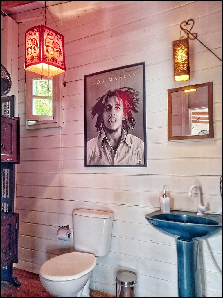 Cabana com vista mar, nascer do sol e lua cheia.