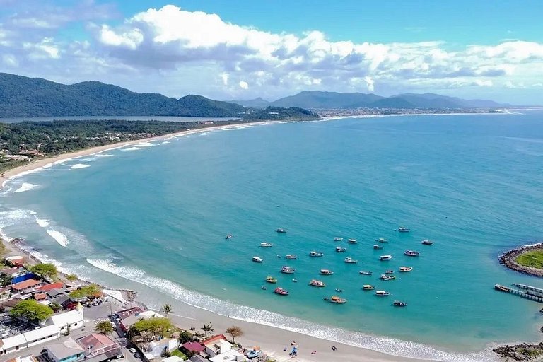 Cabana com vista mar, nascer do sol e lua cheia.
