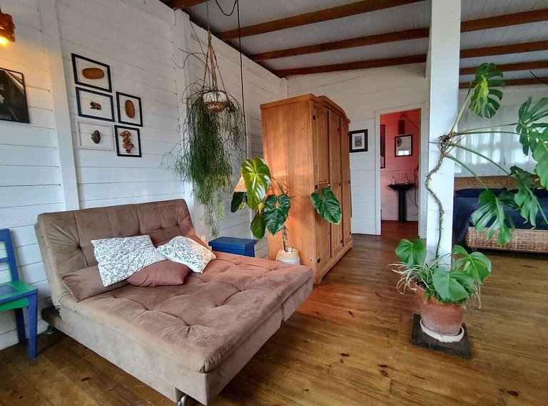 Cabana com vista mar, nascer do sol e lua cheia.