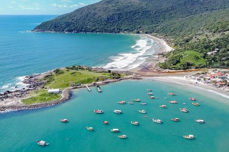 Cabana com vista mar, nascer do sol e lua cheia.