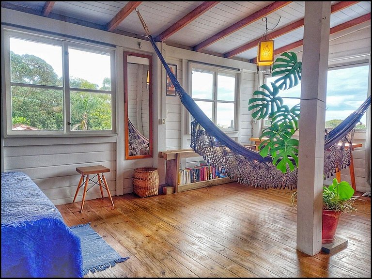 Cabana com vista mar, nascer do sol e lua cheia.