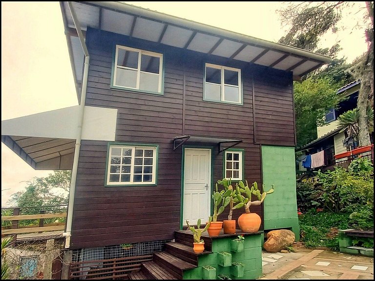 Cabana com vista mar, nascer do sol e lua cheia.
