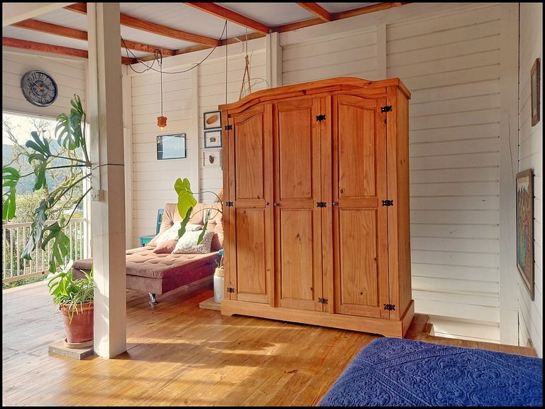 Cabana com vista mar, nascer do sol e lua cheia.