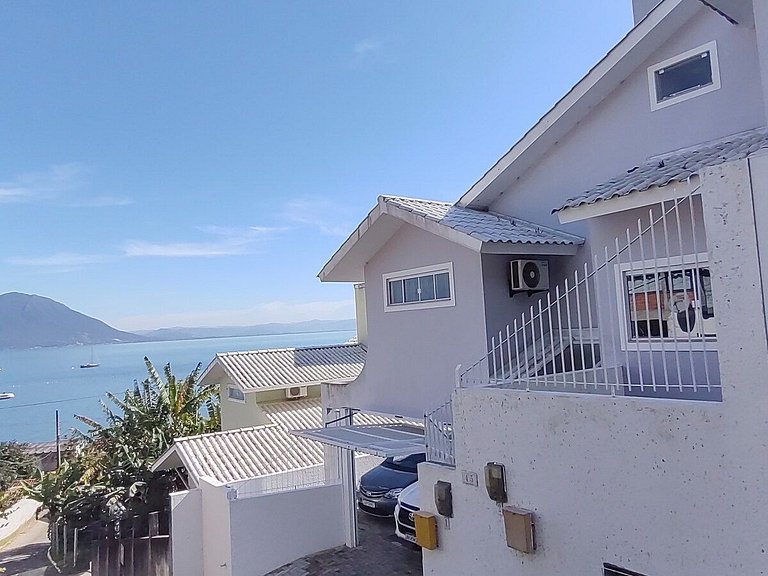 Casa com vista mar por do sol e SPA