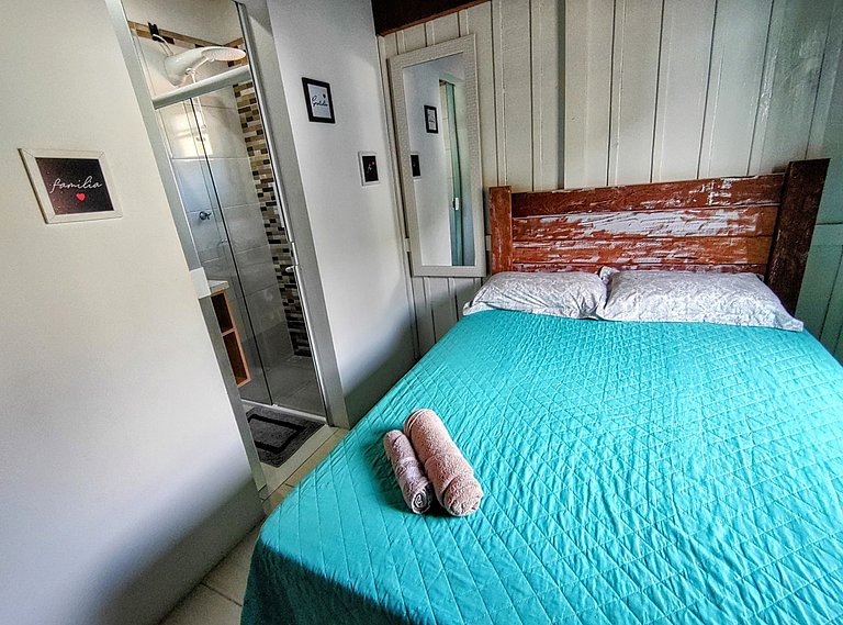 Casa charmosa, pé na areia, pôr do sol.