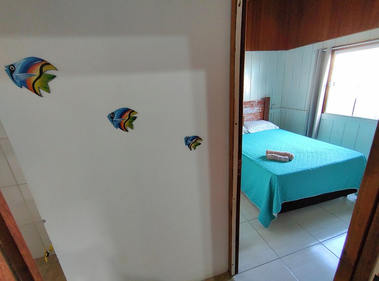 Casa charmosa, pé na areia, pôr do sol.