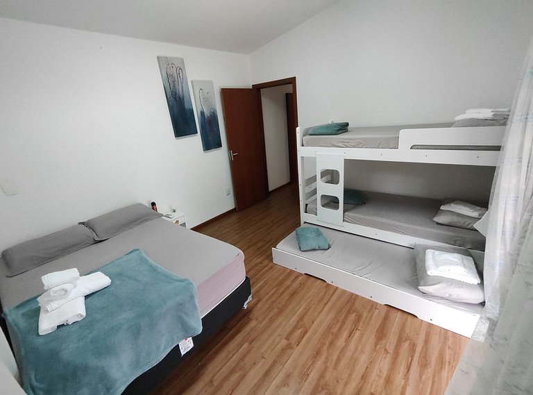 Casa super espaçosa com vista linda para o mar.