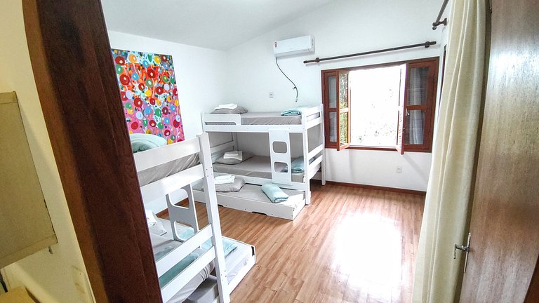 Casa super espaçosa com vista linda para o mar.