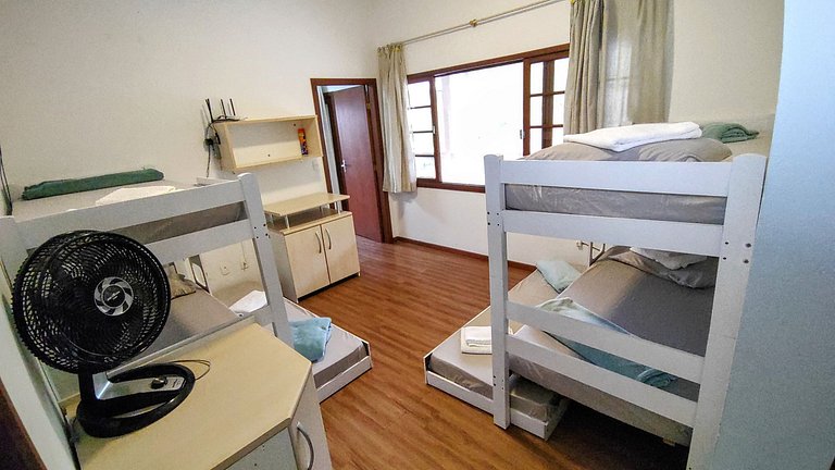 Casa super espaçosa com vista linda para o mar.