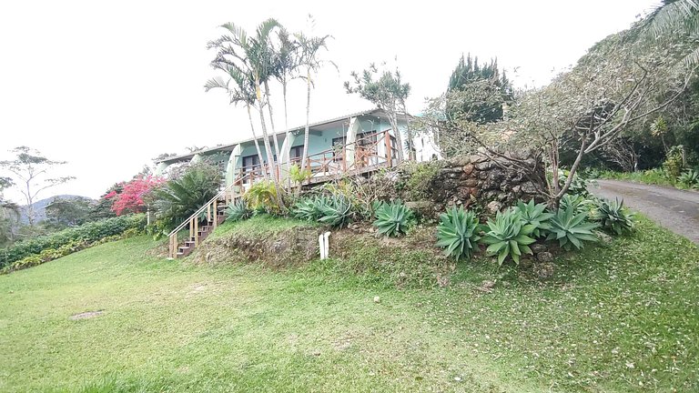 Casa super espaçosa com vista linda para o mar.