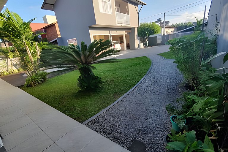 Campeche VIP: Conforto e espaço na rua da praia.