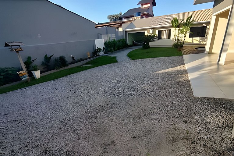 Campeche VIP: Conforto e espaço na rua da praia.