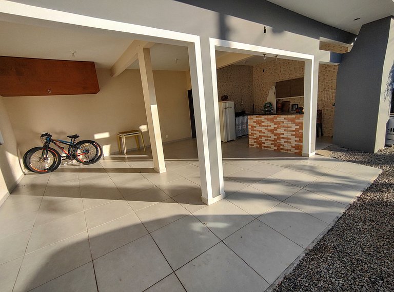 Campeche VIP: Conforto e espaço na rua da praia.