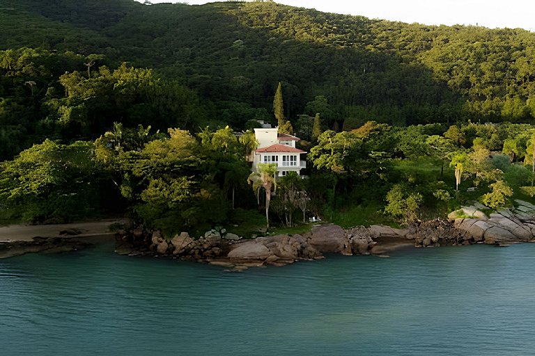 Charme, beira-mar, privacidade e exclusividade.