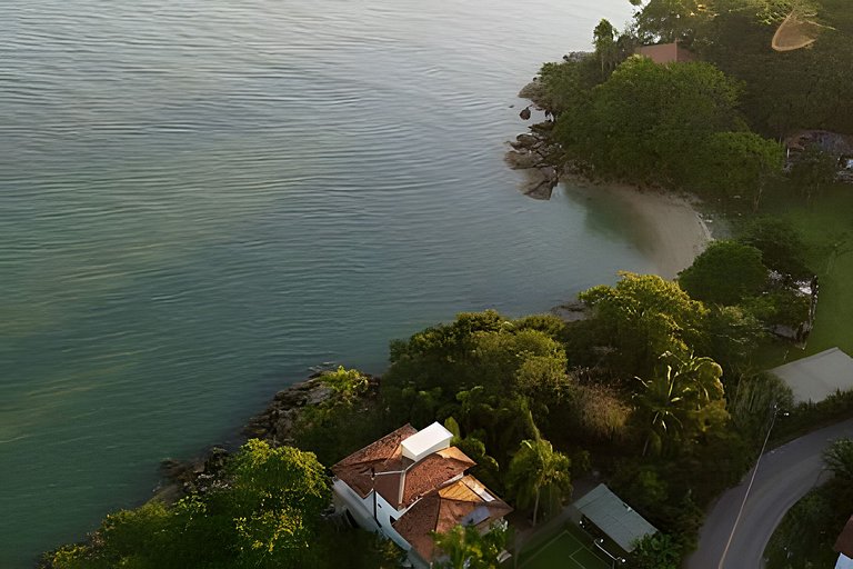Charme, beira-mar, privacidade e exclusividade.