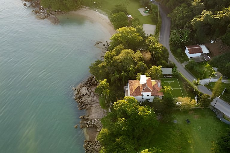 Charme, beira-mar, privacidade e exclusividade.
