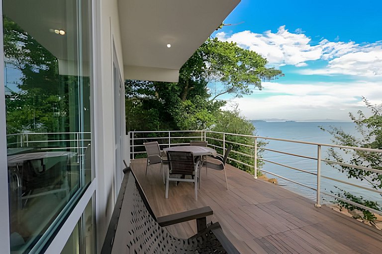 Charme, beira-mar, privacidade e exclusividade.