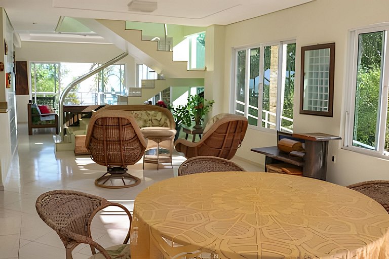 Charme, beira-mar, privacidade e exclusividade.