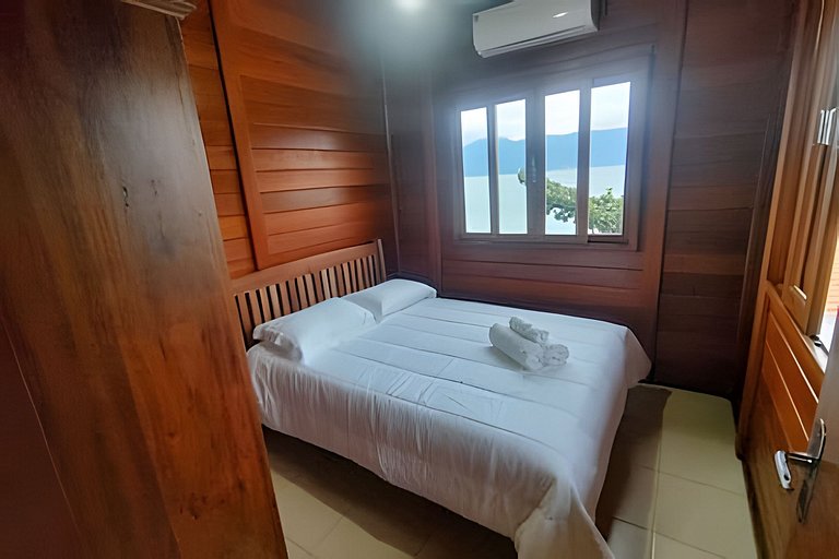 Paraíso a beira-mar com o mais lindo pôr do sol.