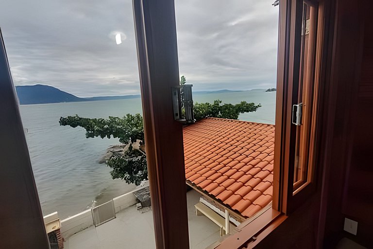 Paraíso a beira-mar com o mais lindo pôr do sol.