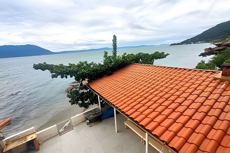 Paraíso a beira-mar com o mais lindo pôr do sol.