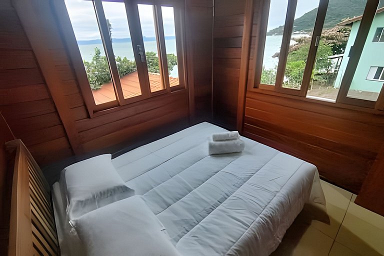 Paraíso a beira-mar com o mais lindo pôr do sol.