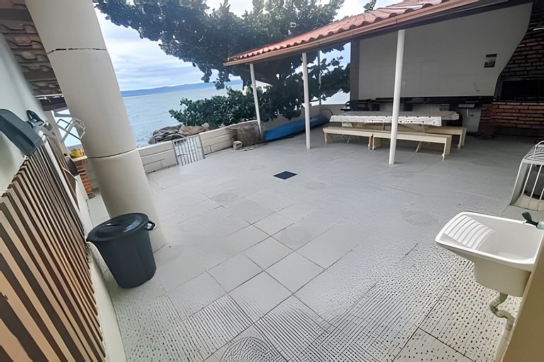 Paraíso a beira-mar com o mais lindo pôr do sol.