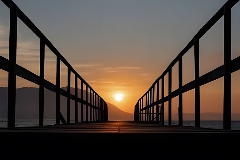 Paraíso a beira-mar com o mais lindo pôr do sol.